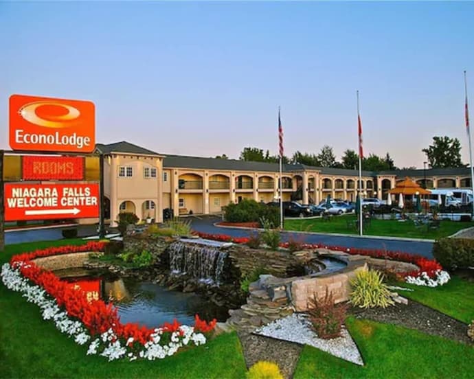 Econo Lodge At The Falls North, Primary image