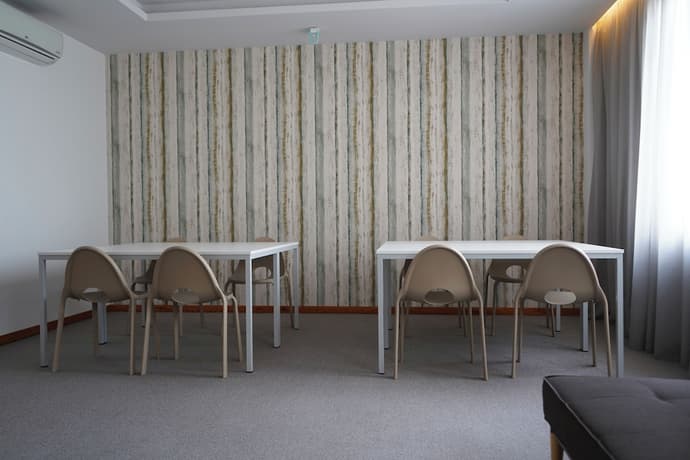 ClipHotel, Primary image