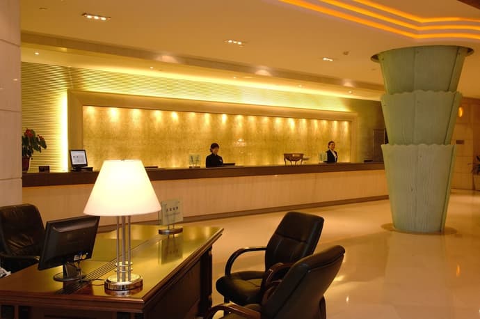 Merry Hotel Shanghai, Reception