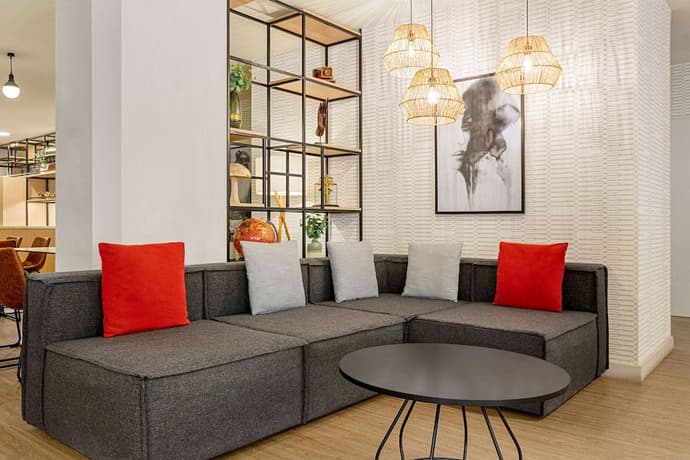 Ramada by Wyndham Madrid Tres Cantos, Lobby