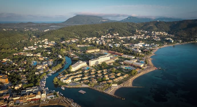 Mitsis Messonghi, Primary image