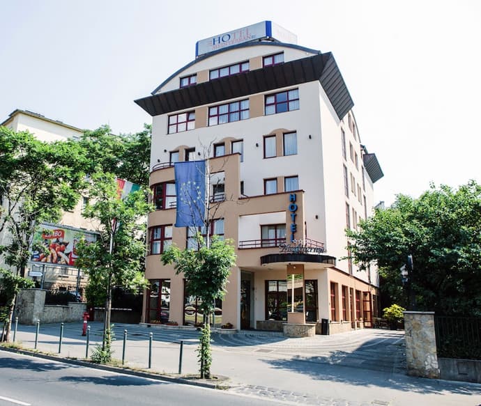 Hotel Mediterran, Primary image