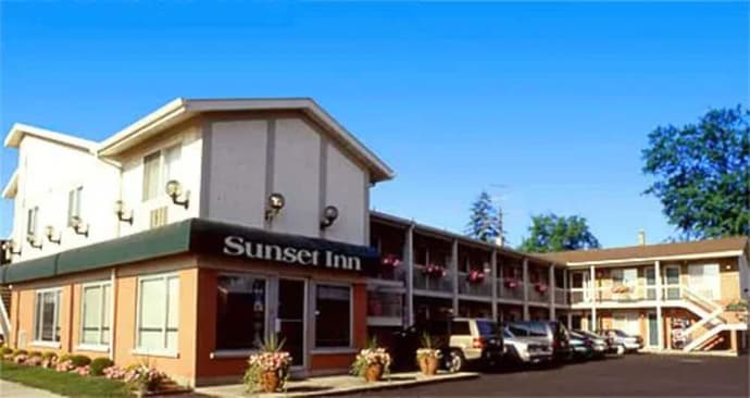 Sunset Inn, Primary image