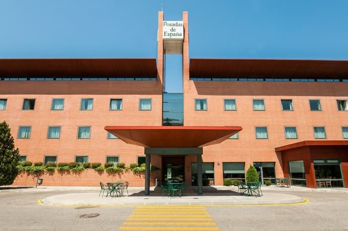 Posadas de España Pinto, Primary image