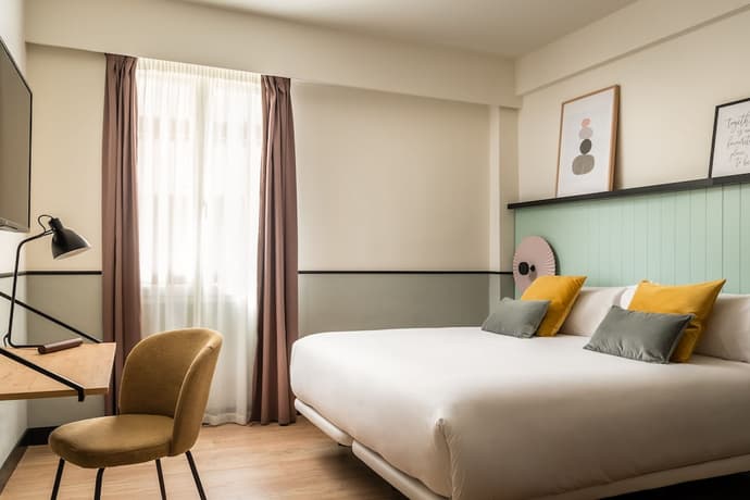 BYPILLOW Irala, Primary image