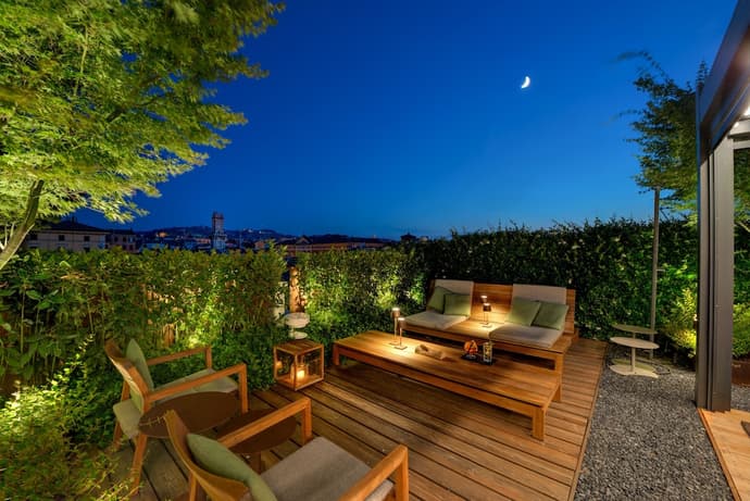 Hotel Metropolitan, Primary image