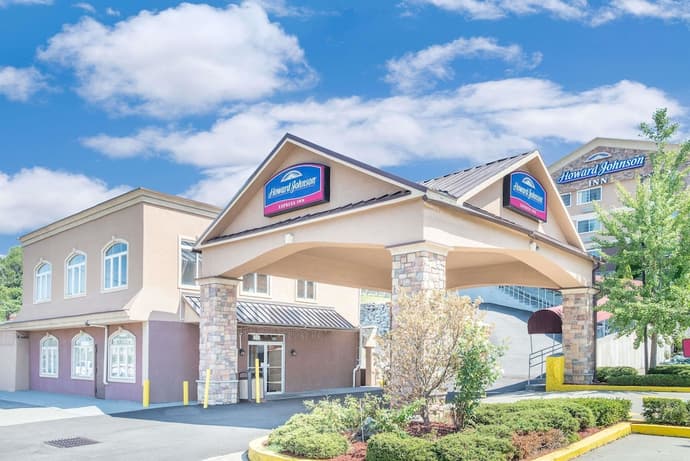 Howard Johnson by Wyndham North Bergen, Primary image