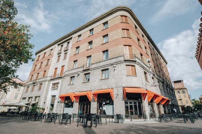 Hotel Impero, Primary image