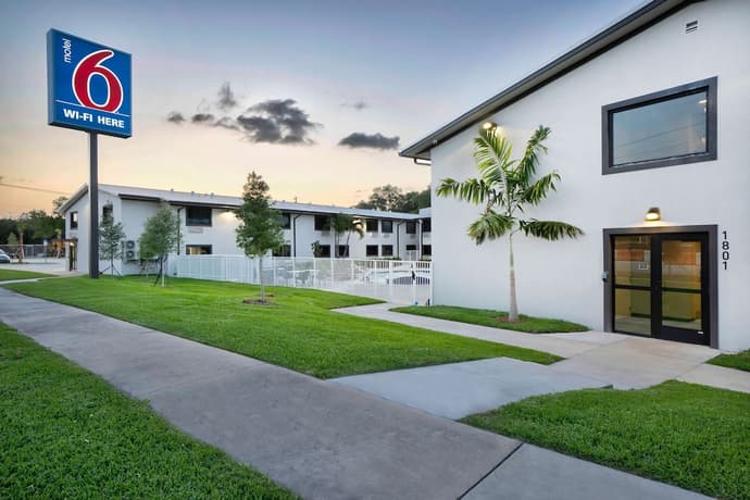 Motel 6 Fort Lauderdale, FL, Primary image