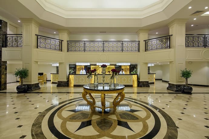 Bellis Deluxe Hotel, Lobby