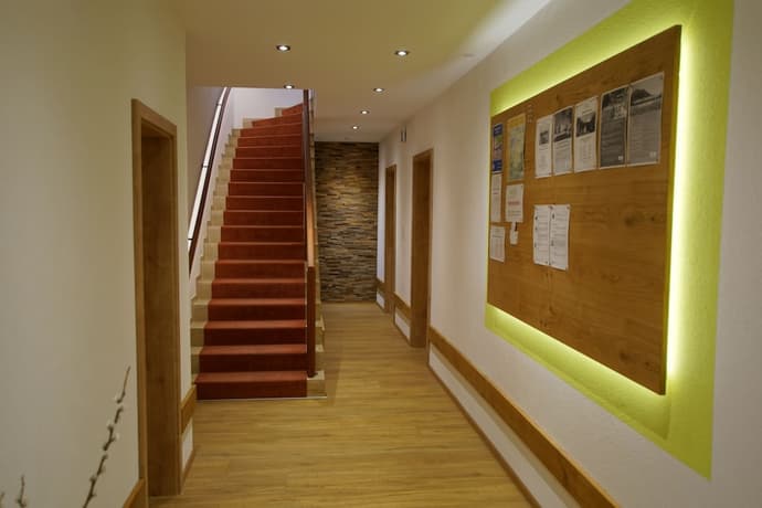 Hotel Waldmann, Interior entrance