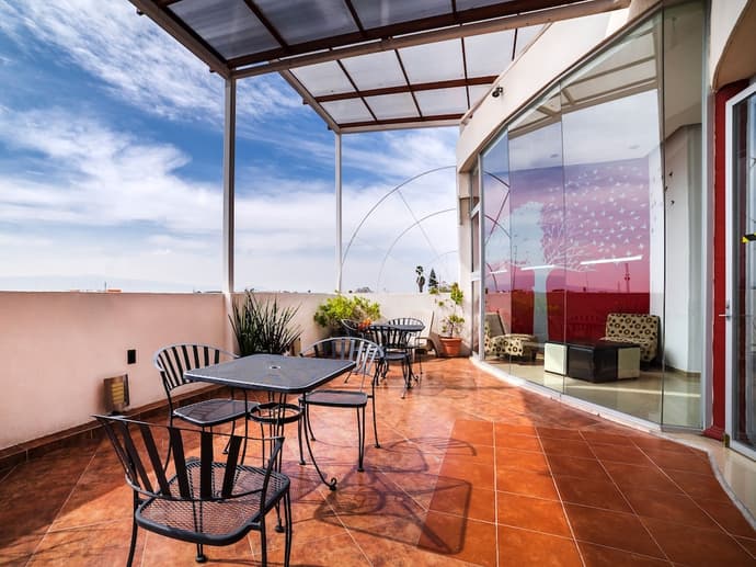 Hotel Cano, Primary image