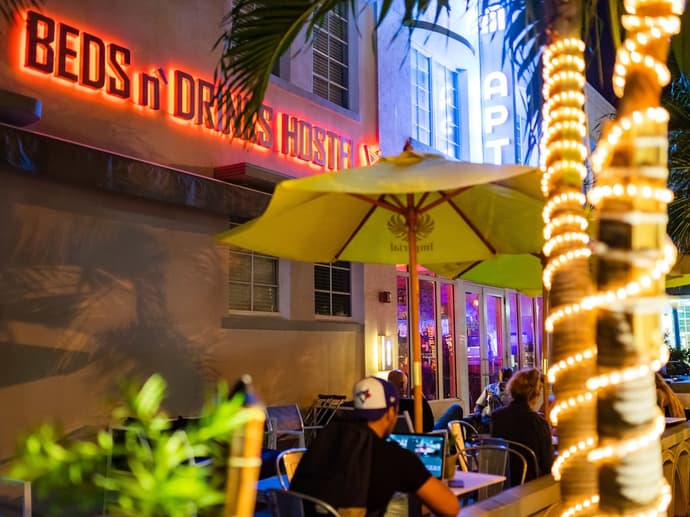 Beds n' Drinks Hostel, Primary image