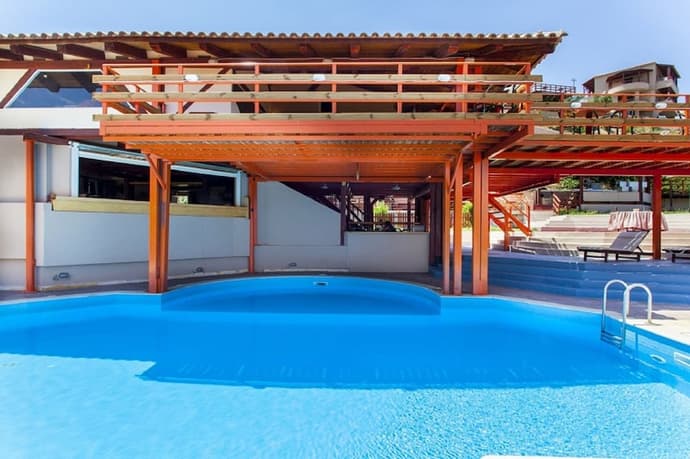 Estate Kares, Primary image