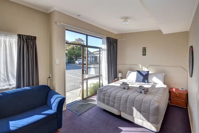 Garden Motel, Primary image