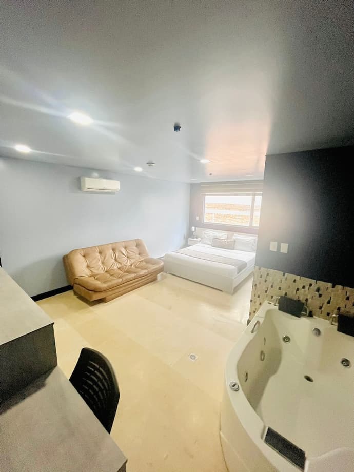 Hotel Lleras 10, Primary image