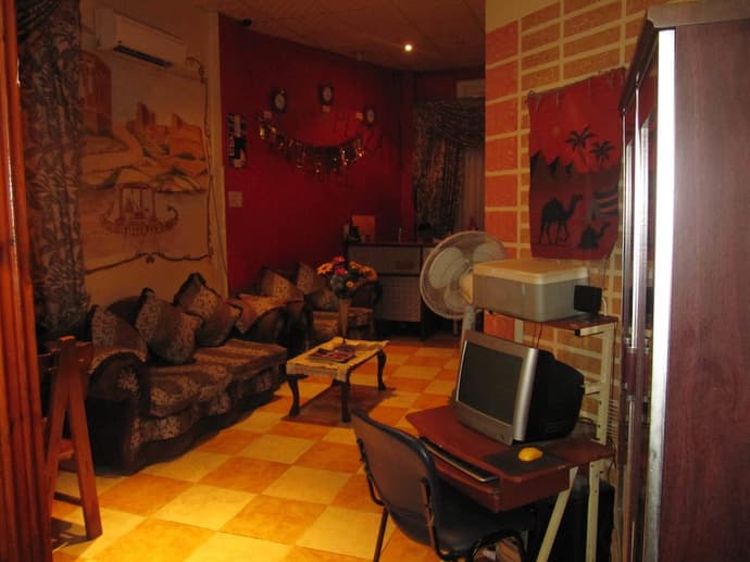 City Plaza Hostel, Reception