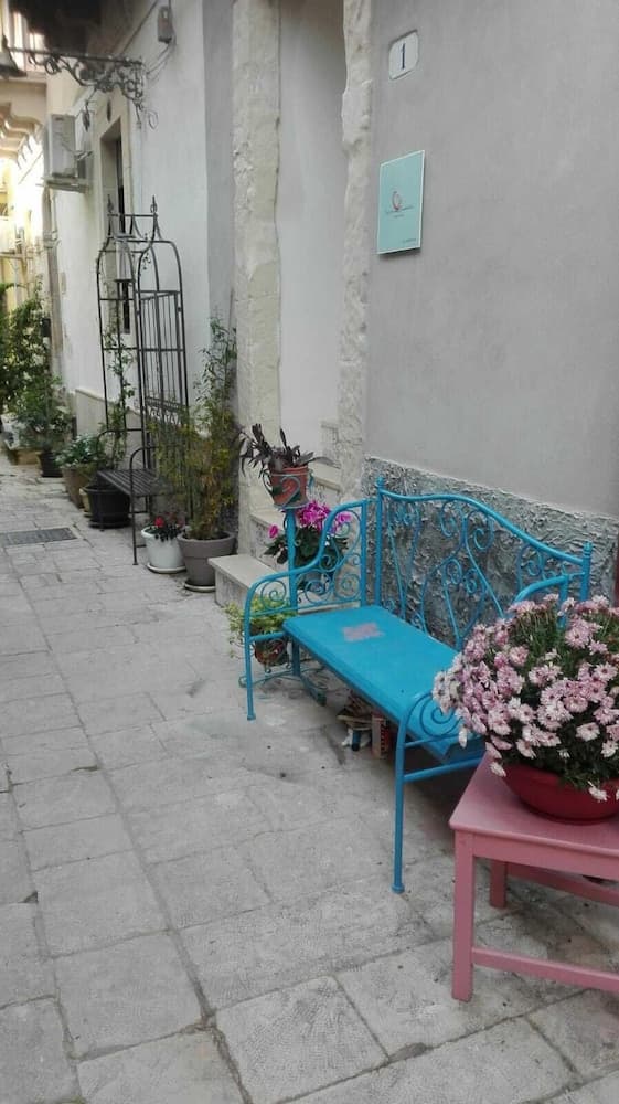 Only for two Giumbabulla Home and spa, Primary image