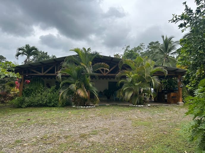 Riverside Lodge, Primary image