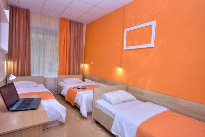 Podolski Hostel, Primary image