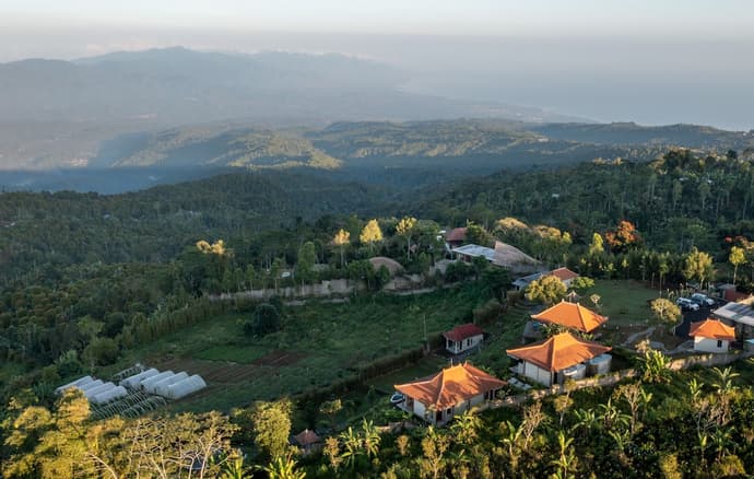 Munduk Tentrem, Primary image