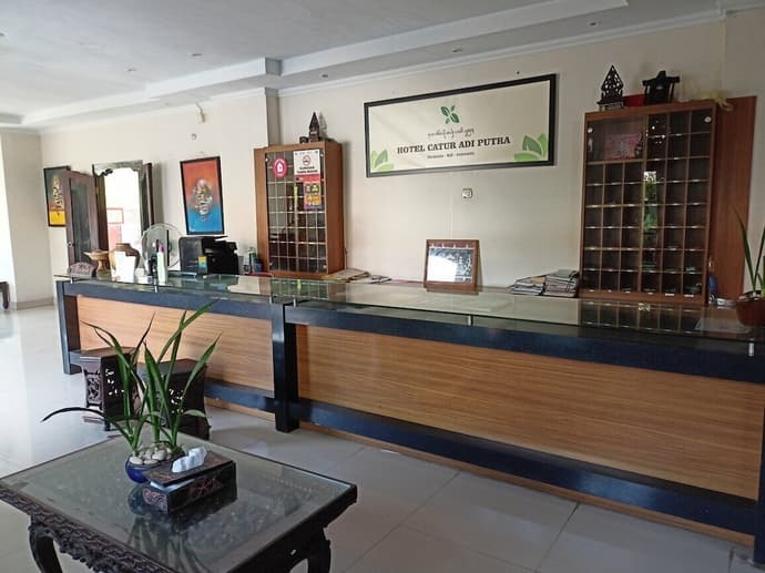 Catur Adi Putra Hotel, Lobby