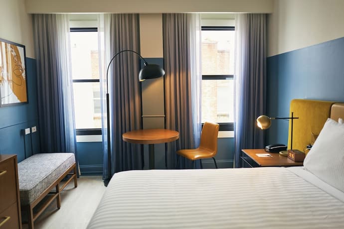 Hotel Julian, Primary image