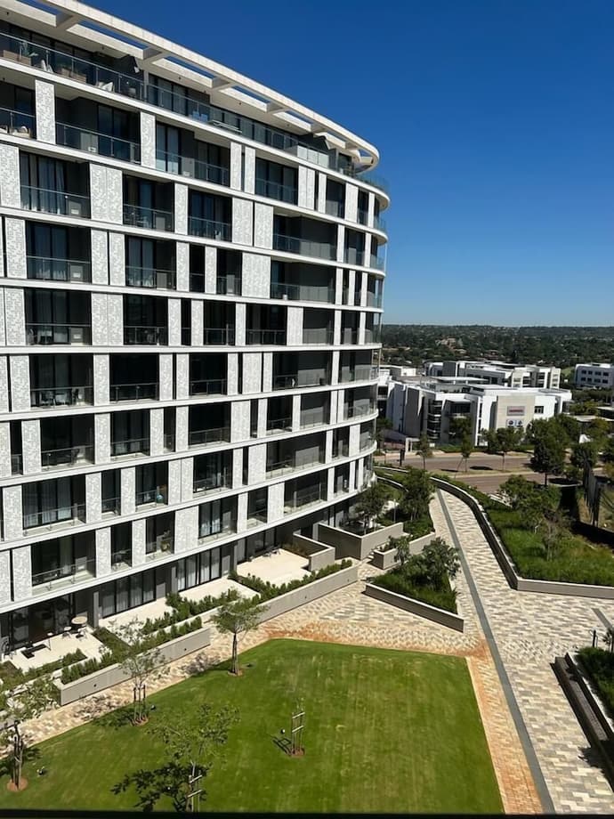 Executive apartment at Ellipse Waterfall, Primary image