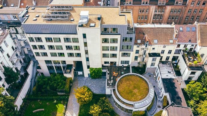 Hostel van Gogh, Primary image