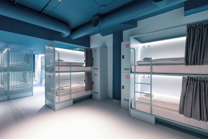 Bunks at Rode, Primary image