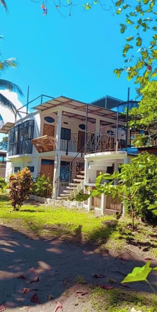 Hotel Pura Natura Beachfront Tortuguero, Primary image