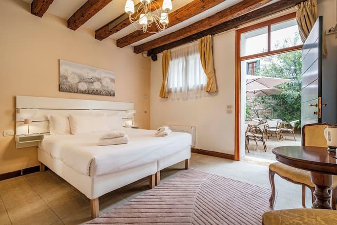 Residence Centopietre, Primary image