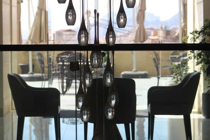 H Luxury Hotel, Reception