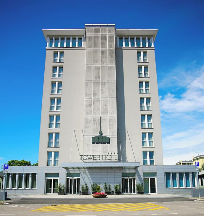 Tower Hotel, Primary image