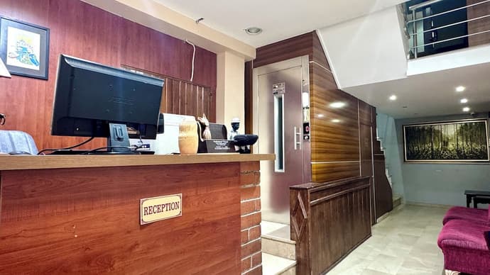 Rozza Hotel, Reception