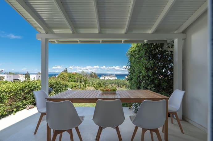 NG Villas Polichrono, Primary image