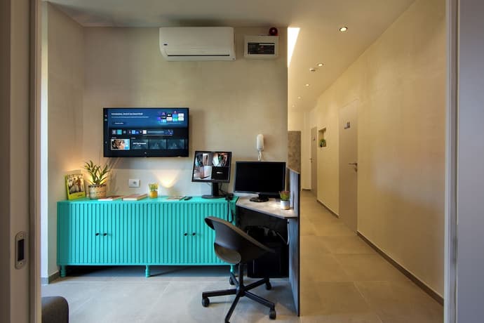 MARE FUORI ROOMS, Reception