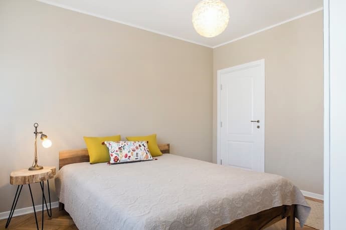 Central Park Apartments, Room