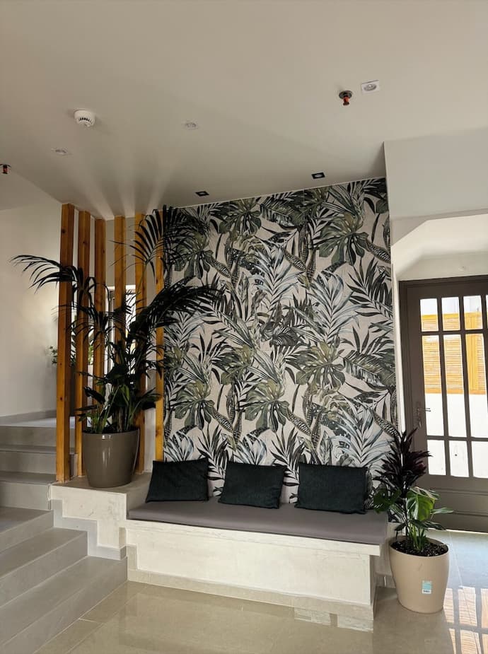 Lunar Hotel, Primary image