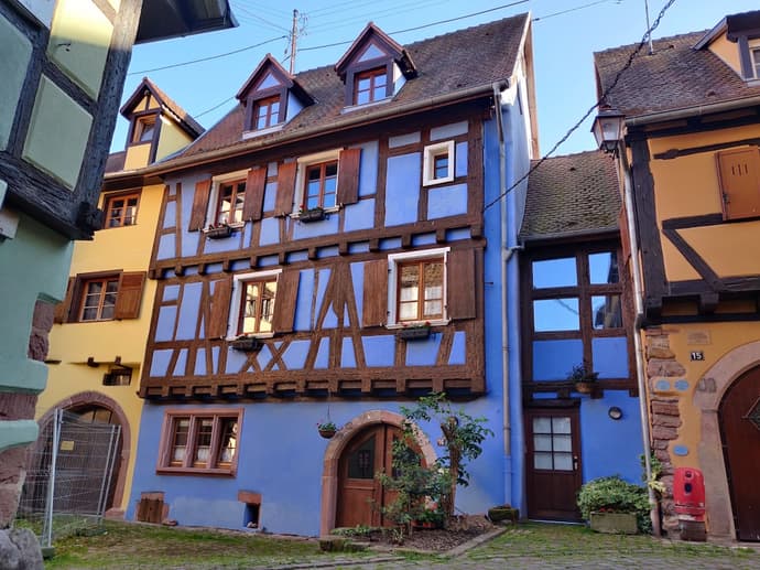La Maison Bleue, Primary image