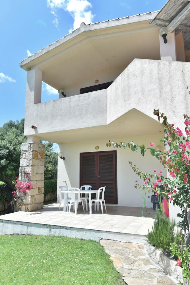 La Costa Mare, Primary image