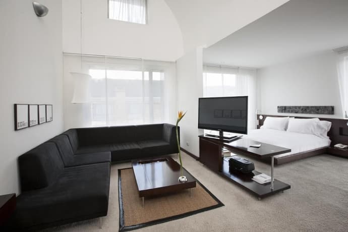 Richmond Suites Hotel, Primary image