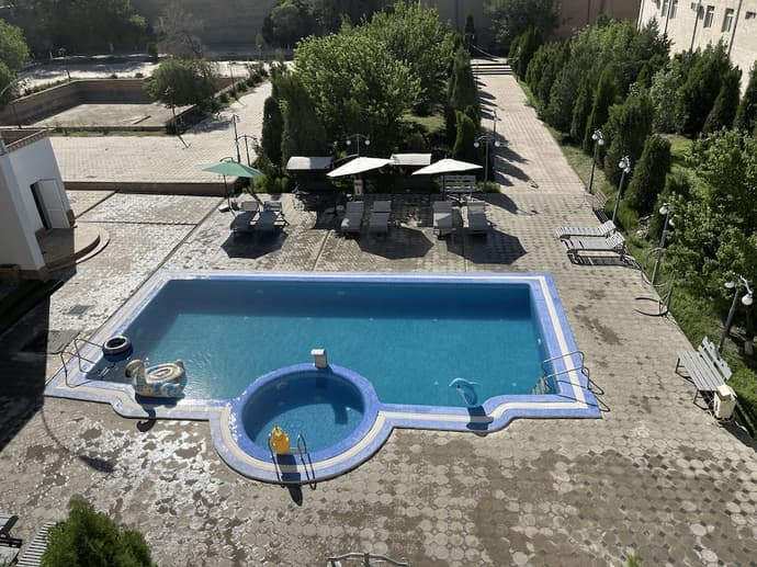 Qibla Tozabog, Primary image