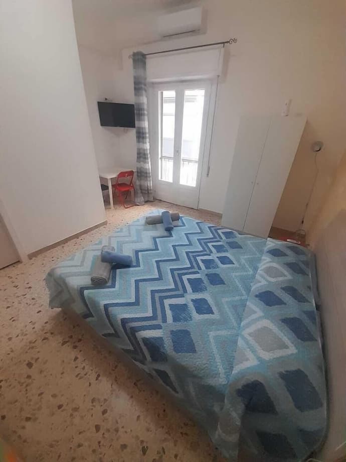 catania airport room  low cost, Room