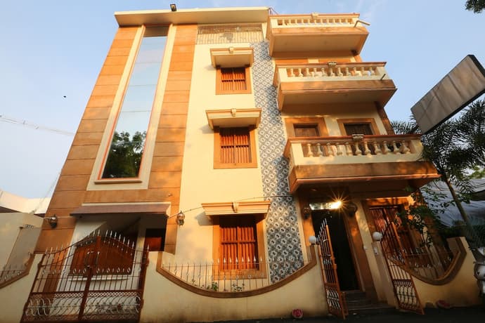 Le Apex, Primary image