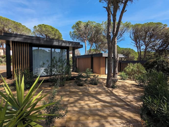 Manalodj, Primary image