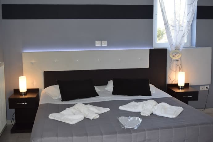 Shine Studios, Primary image