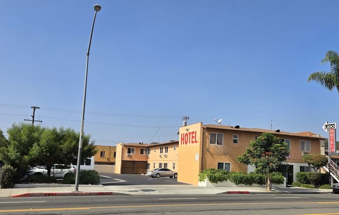 Lido Hotel, Primary image