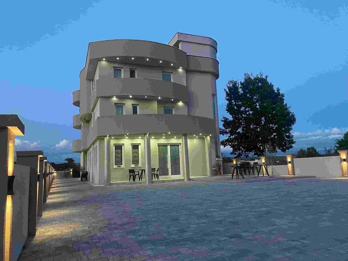 Villa Flowers, Primary image