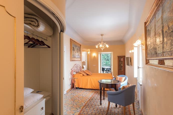 VILLA LE BASTE, Primary image